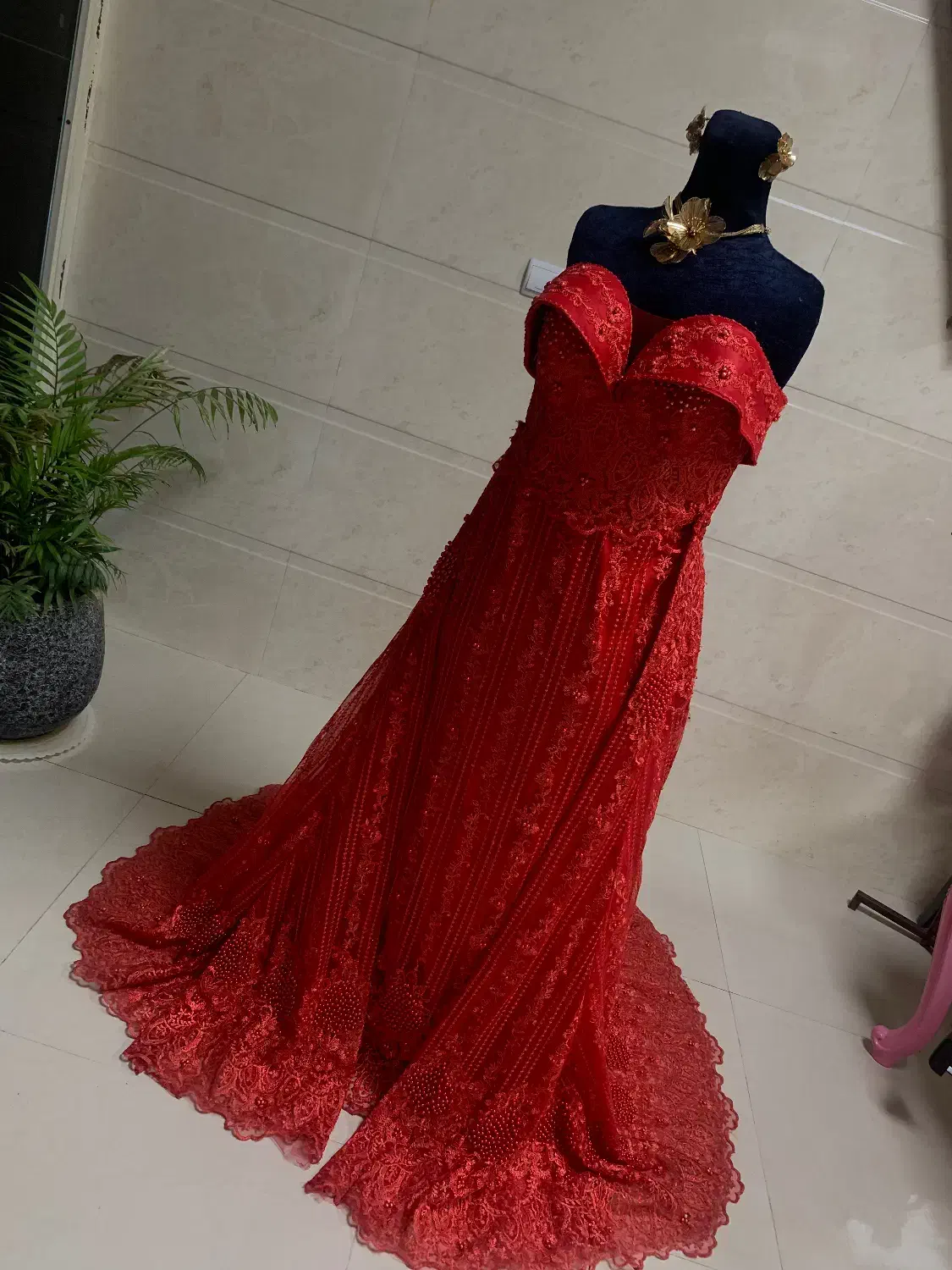 لباس مجلسی|لباس|سلماس, |دیوار