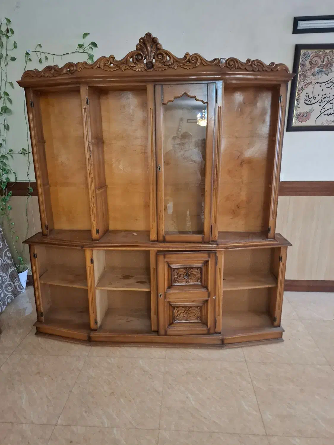 بوفه دوتیکه چوب منبت‌کاری شده|بوفه، ویترین، کنسول|کرج, فاز ۳ گوهردشت|دیوار