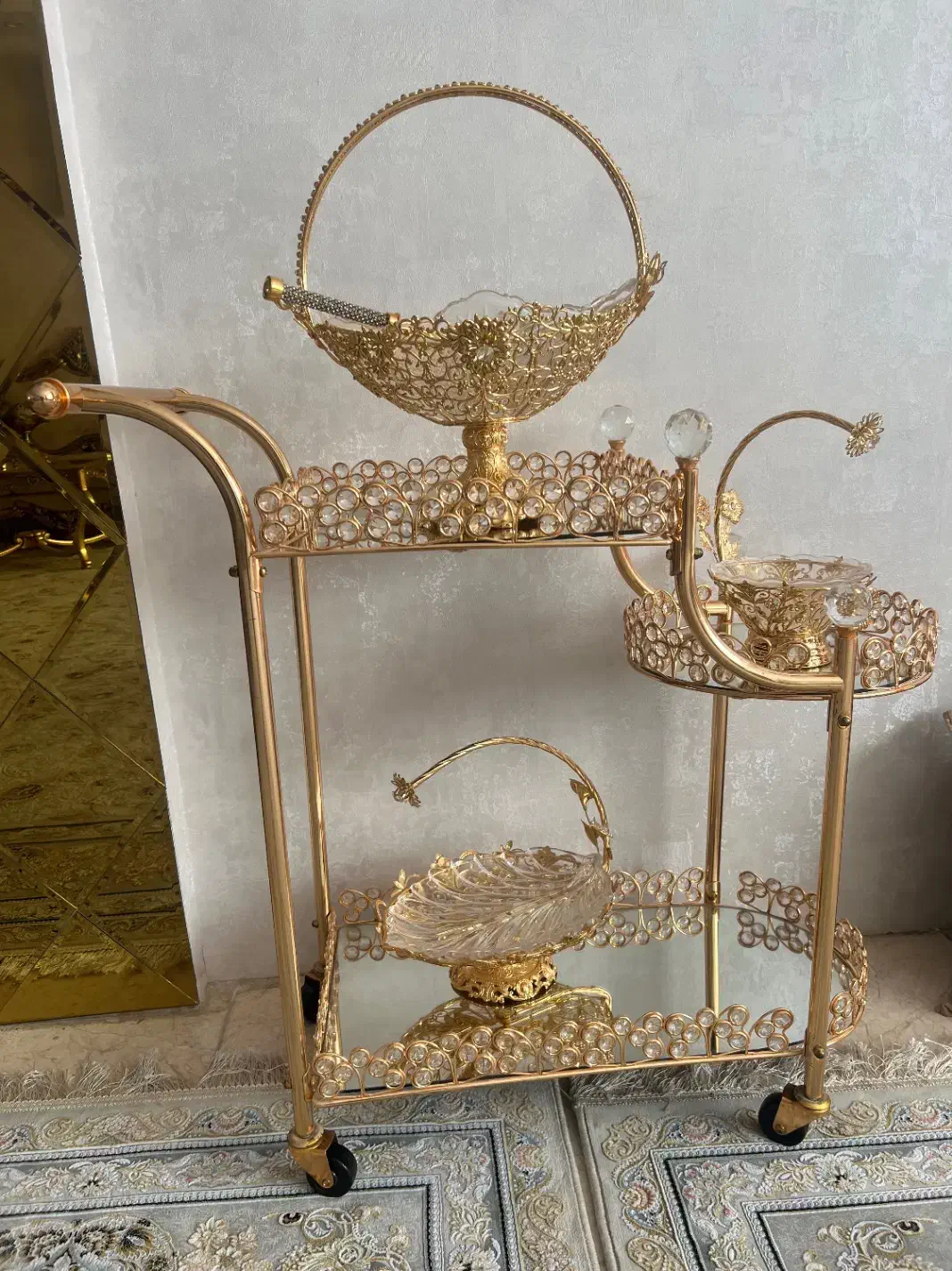 میزبار همراه با وسایل|مبلمان خانگی و میز عسلی|تربتحیدریه, ابوذر|دیوار