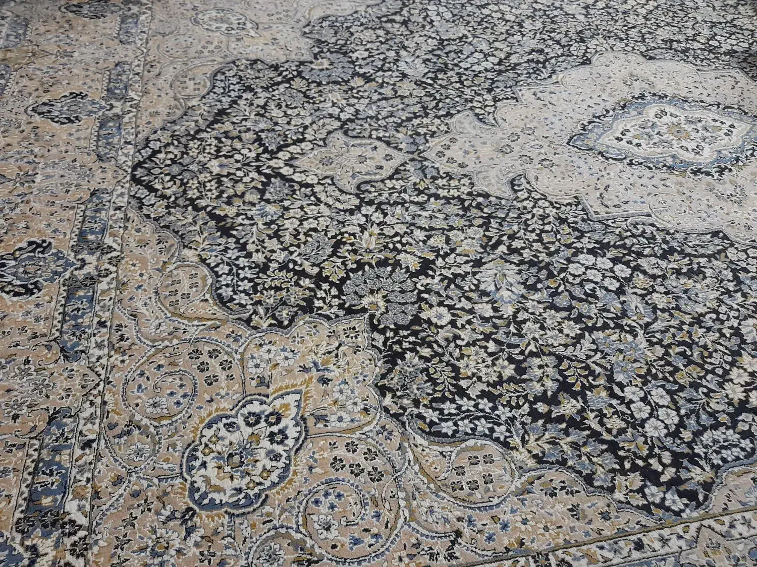 فرش ۱۲ متری ۵۰۰ شانه|فرش|آمل, |دیوار