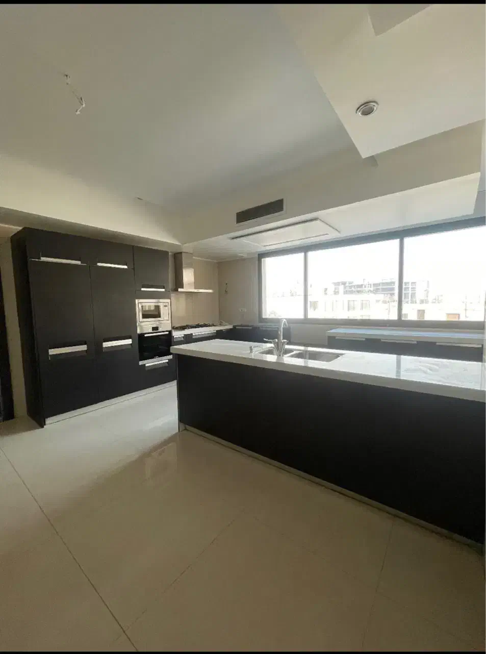 فرشته ۳۸۵ متر برج /طبقات بالا