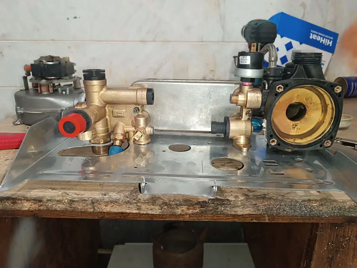 نمایندگی نصب و تعمیر پکیج ـ رادیاتور ـ آبگرمکن|آبگرمکن، پکیج، شوفاژ|اردبیل, |دیوار