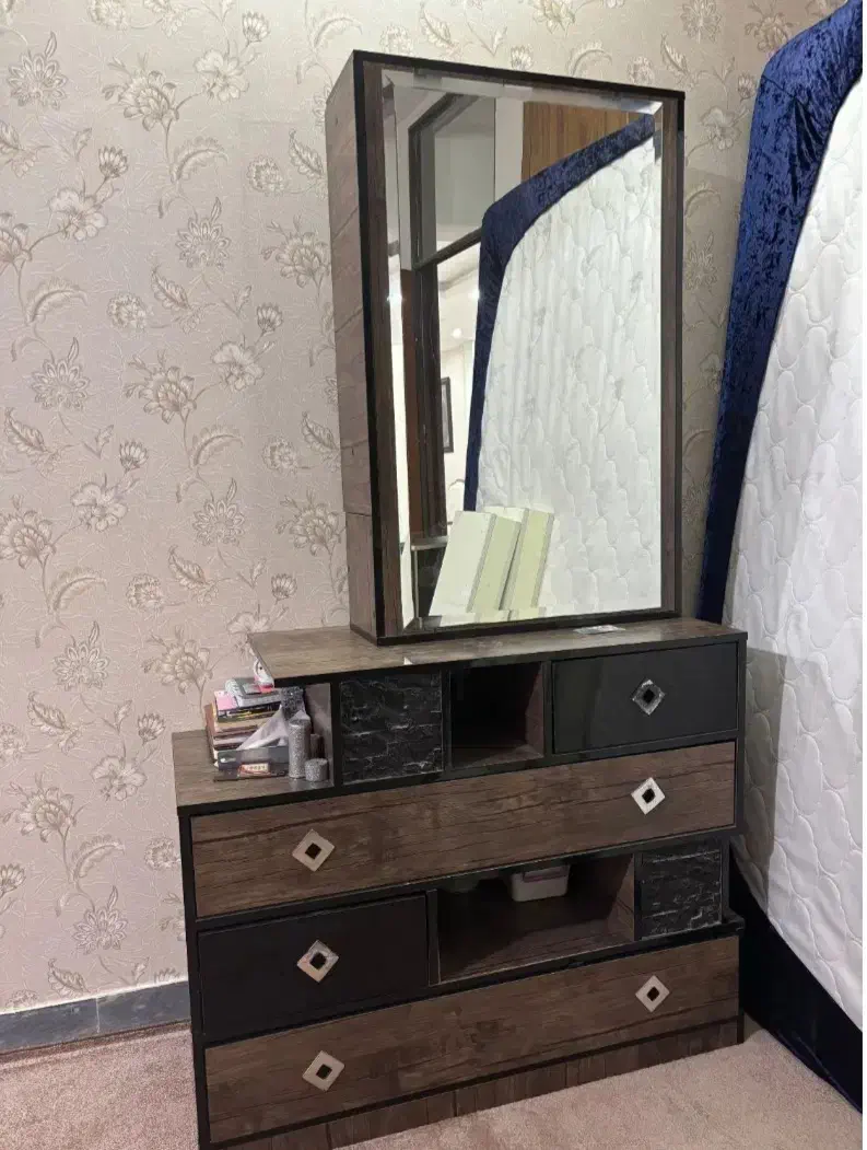 میز آرایشی|جاکفشی، کمد، دراور|بندر ماهشهر, |دیوار