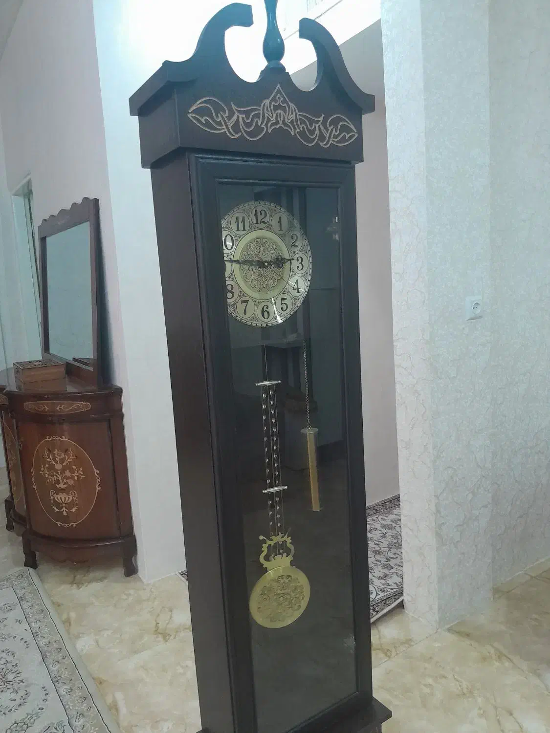 ساعت قدی سالم بدون شکستگی  با ضمانت سالم بودن|ساعت دیواری و تزئینی|اراک, |دیوار