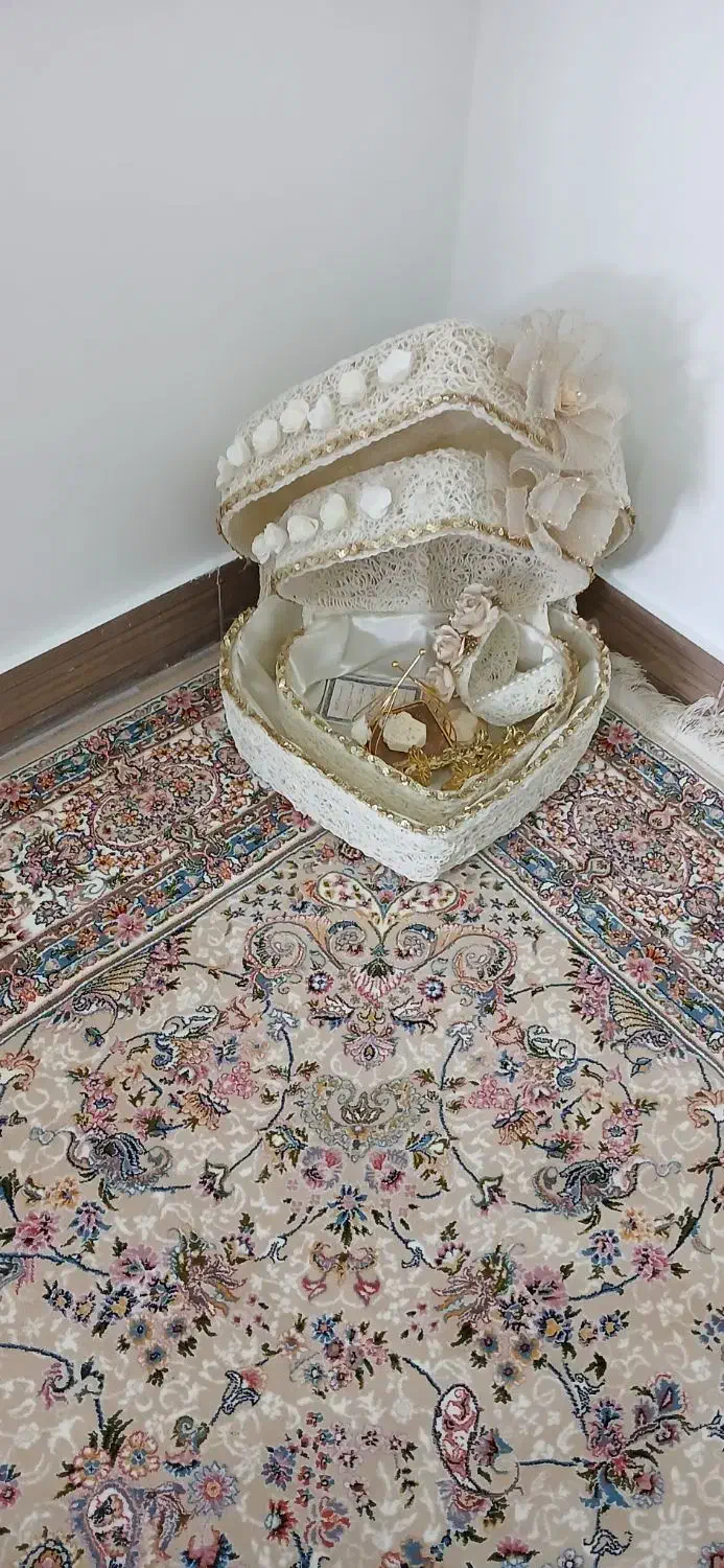 سبد بله برون  قیمت ۴۰۰۰۰۰۰|صنایع دستی و سایر لوازم تزئینی|قرچک, زیبا شهر|دیوار