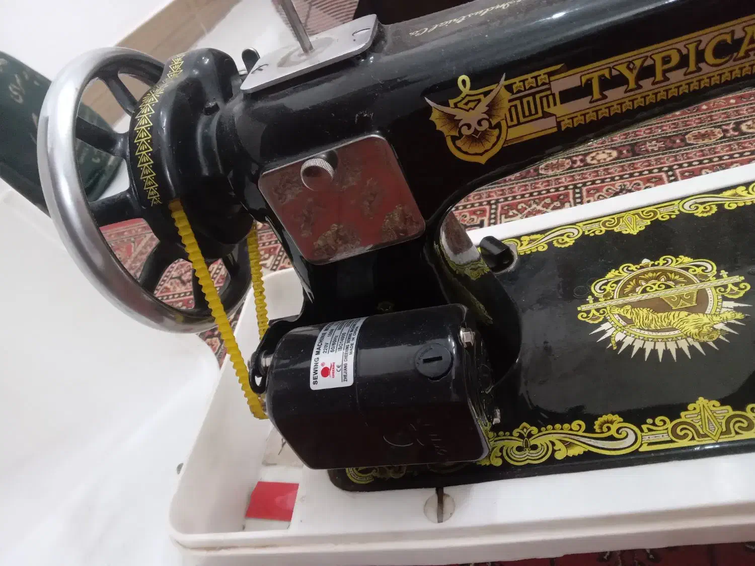 چرخ خیاطی در حد نو|چرخ خیاطی و ریسندگی|کاشمر, |دیوار