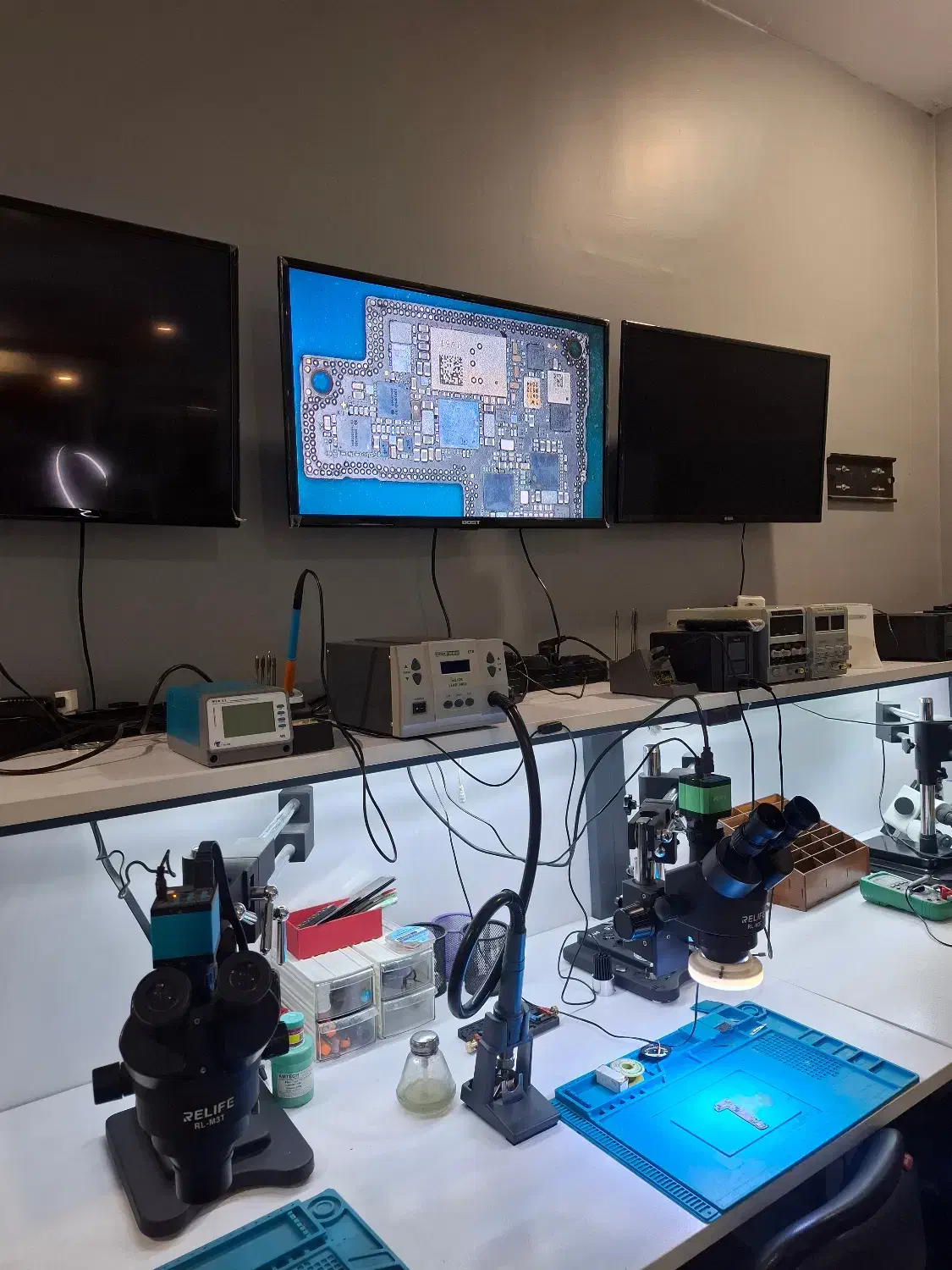 تعمیرات آیفون و سامسونگ|خدمات رایانهای و موبایل|تهران, میرداماد|دیوار