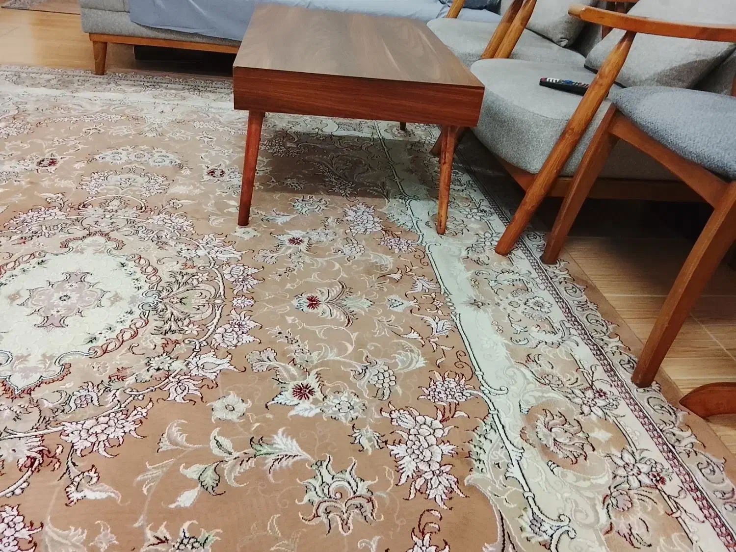 جلو مبلی ام دی آف|مبلمان خانگی و میز عسلی|رشت, جهاد|دیوار