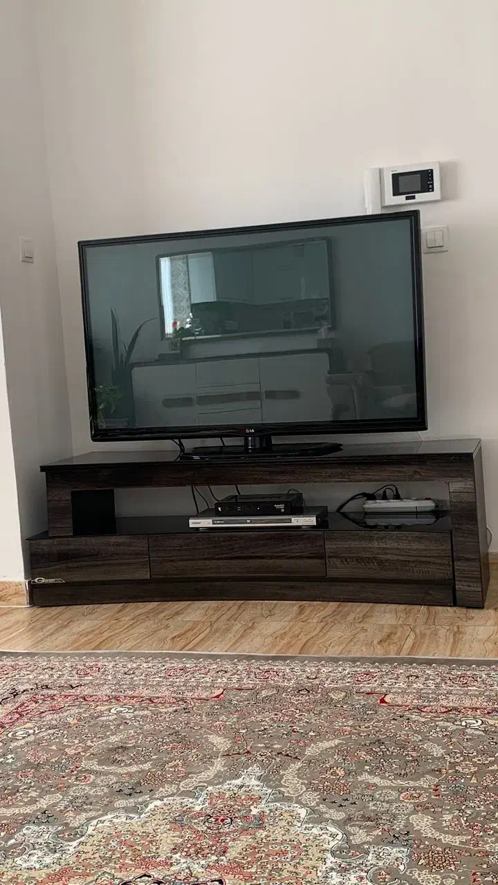 فروش میز تلویزیون و کنسول با اینه|بوفه، ویترین، کنسول|سنندج, |دیوار