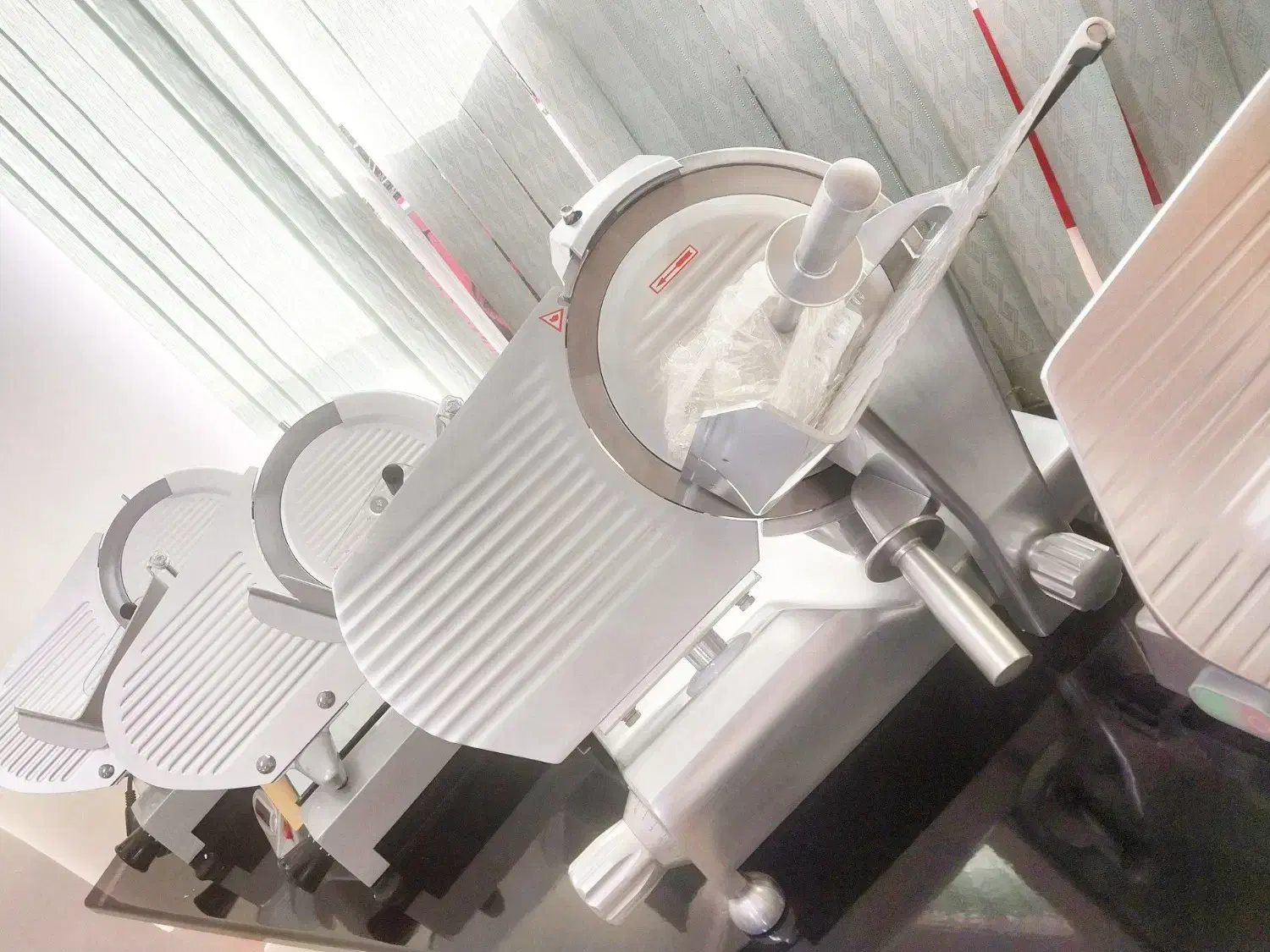 کالباسبر تیغه 30 سانتی محک کالباس بر پلاس محک|فروشگاه و مغازه|تهران, سلسبیل جنوبی|دیوار