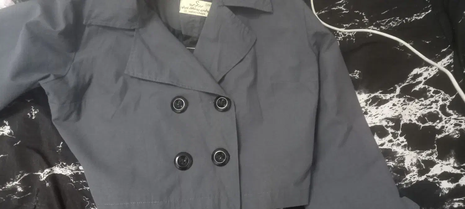 بارانی شیک|لباس|قم, چهل درخت‎|دیوار