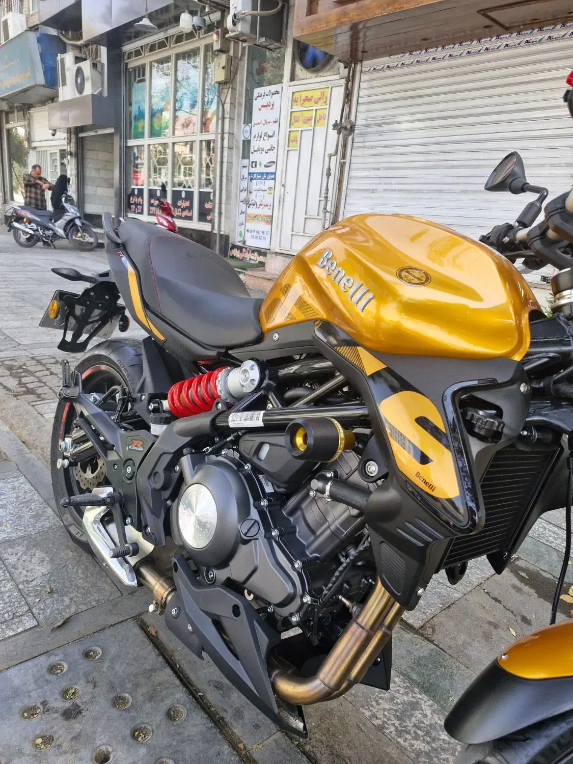 بنلی ۳۰۰ جفت نگم برات|موتورسیکلت|مشهد, امام خمینی|دیوار