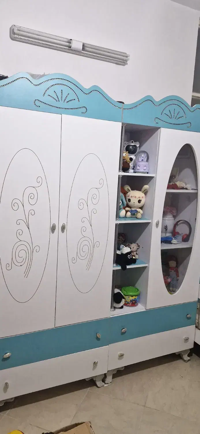 دو عدد کمد|تخت و سرویس خواب|محلات, |دیوار