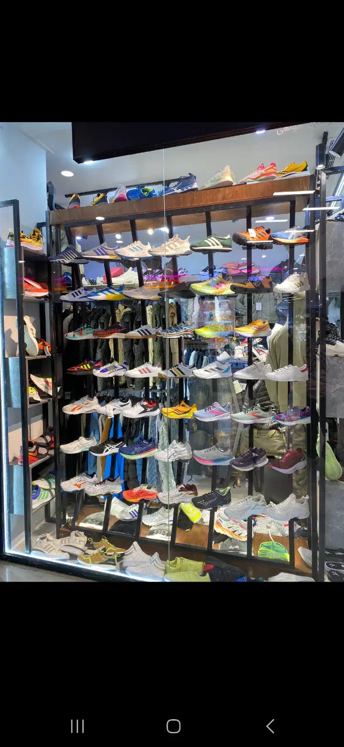 رگال کتونی|فروشگاه و مغازه|پرند, فاز ۳|دیوار