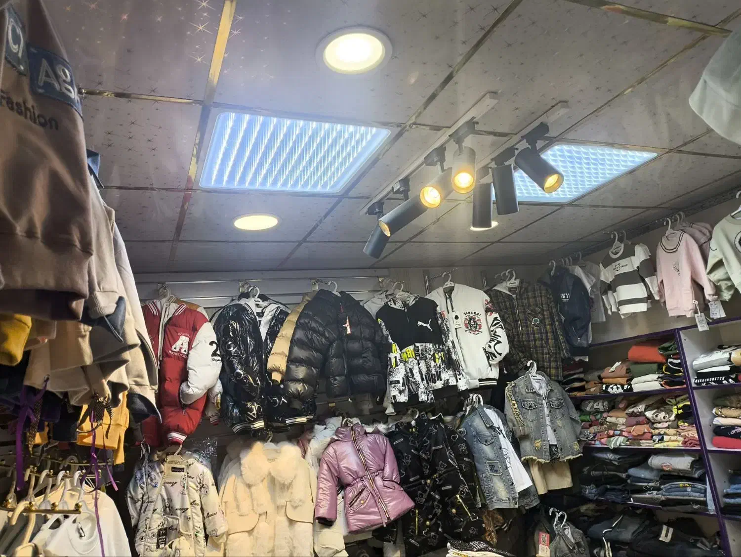 فروش ملک تجاری ۱۲ متری در پاساژ خسرو تاش|فروش مغازه و غرفه|بومهن, |دیوار