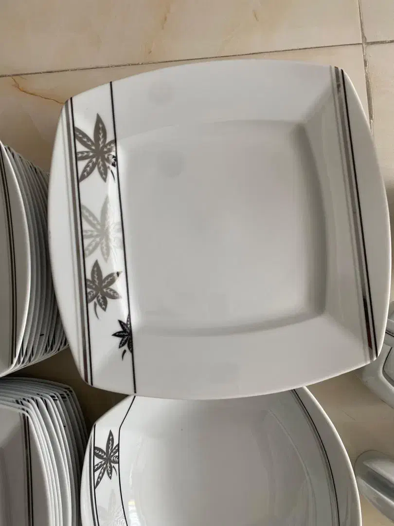 سرویس چینی|ظروف سرو و پذیرایی|رباطکریم, نصیرشهر|دیوار