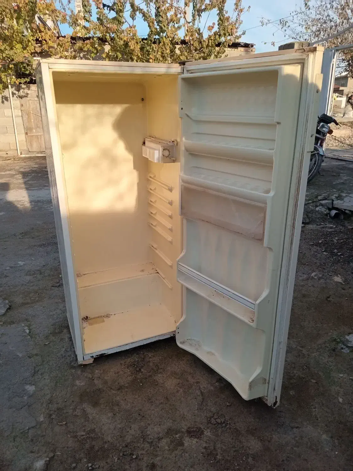 یخچال خالی واس دستگاه جوجه کشی|یخچال و فریزر|گمیشان, |دیوار