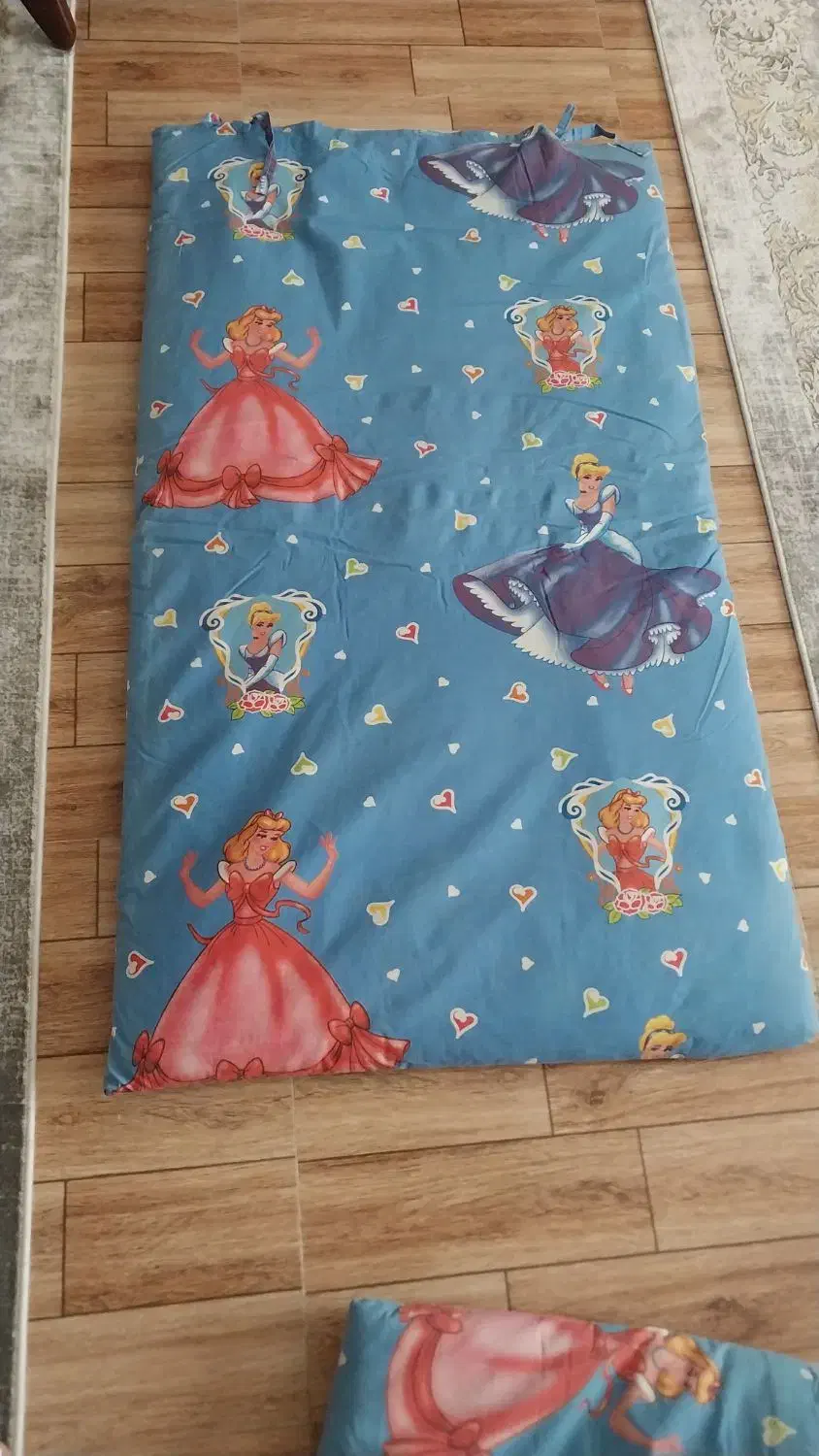 تشک و لحاف|رختخواب، بالش، پتو|رشت, سیا اسطلخ|دیوار