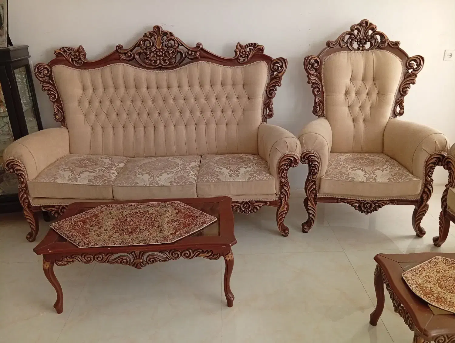 فروش مبل و نهار خوری سلطنتی در حد نو نو|مبلمان خانگی و میز عسلی|مشهد, شهید بهشتی|دیوار