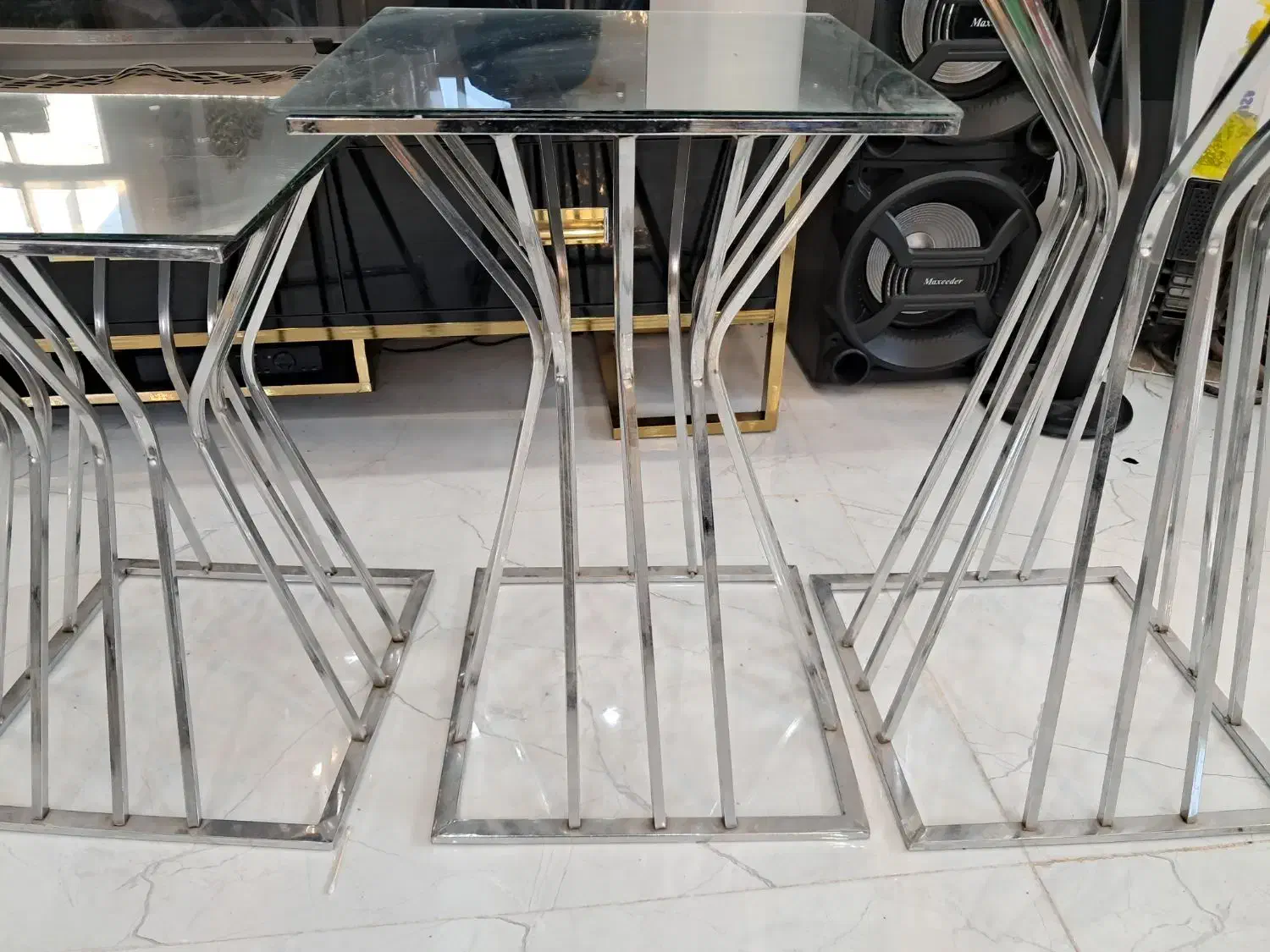 کنار سالنی|مبلمان خانگی و میز عسلی|قرچک, مهدیه|دیوار