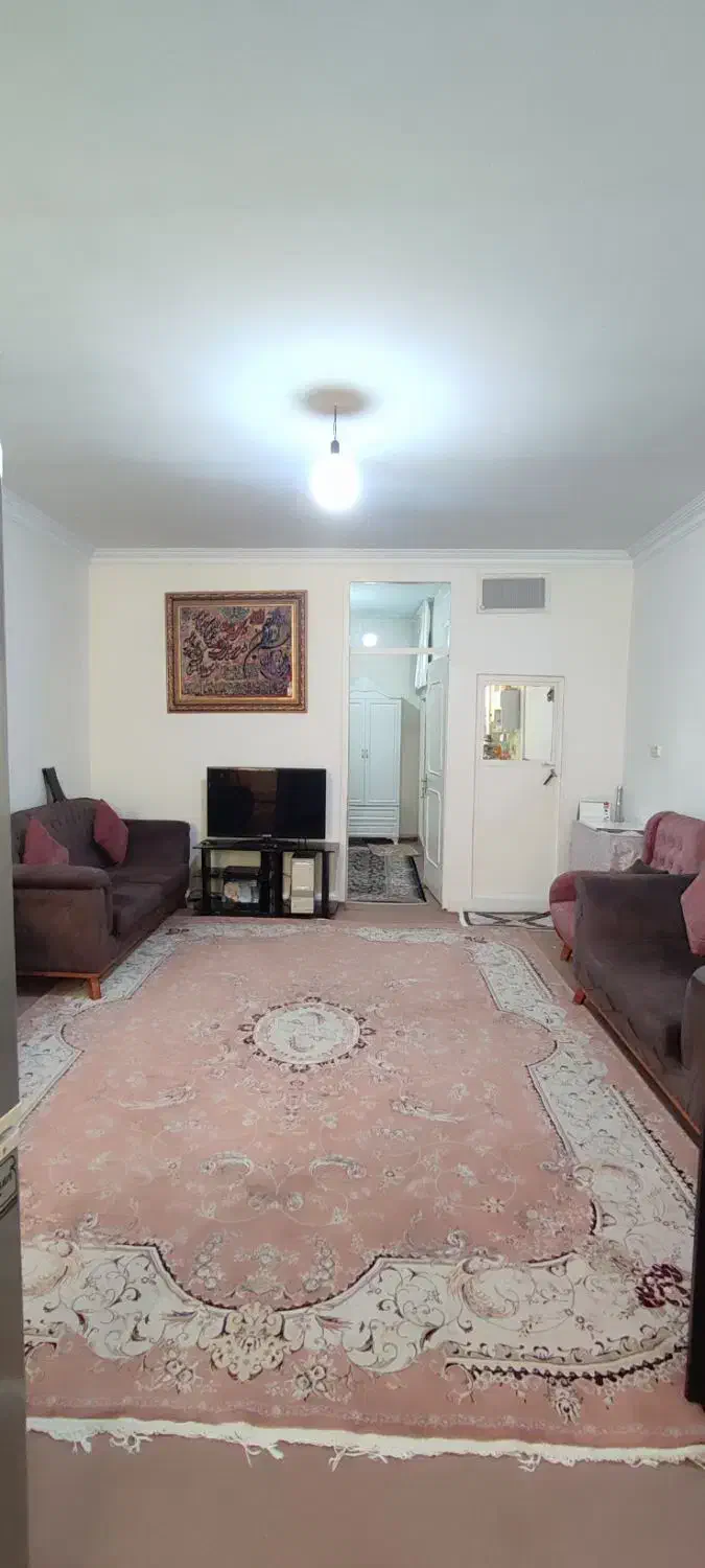 60متری یکخوابه/طبقه بالای همکف