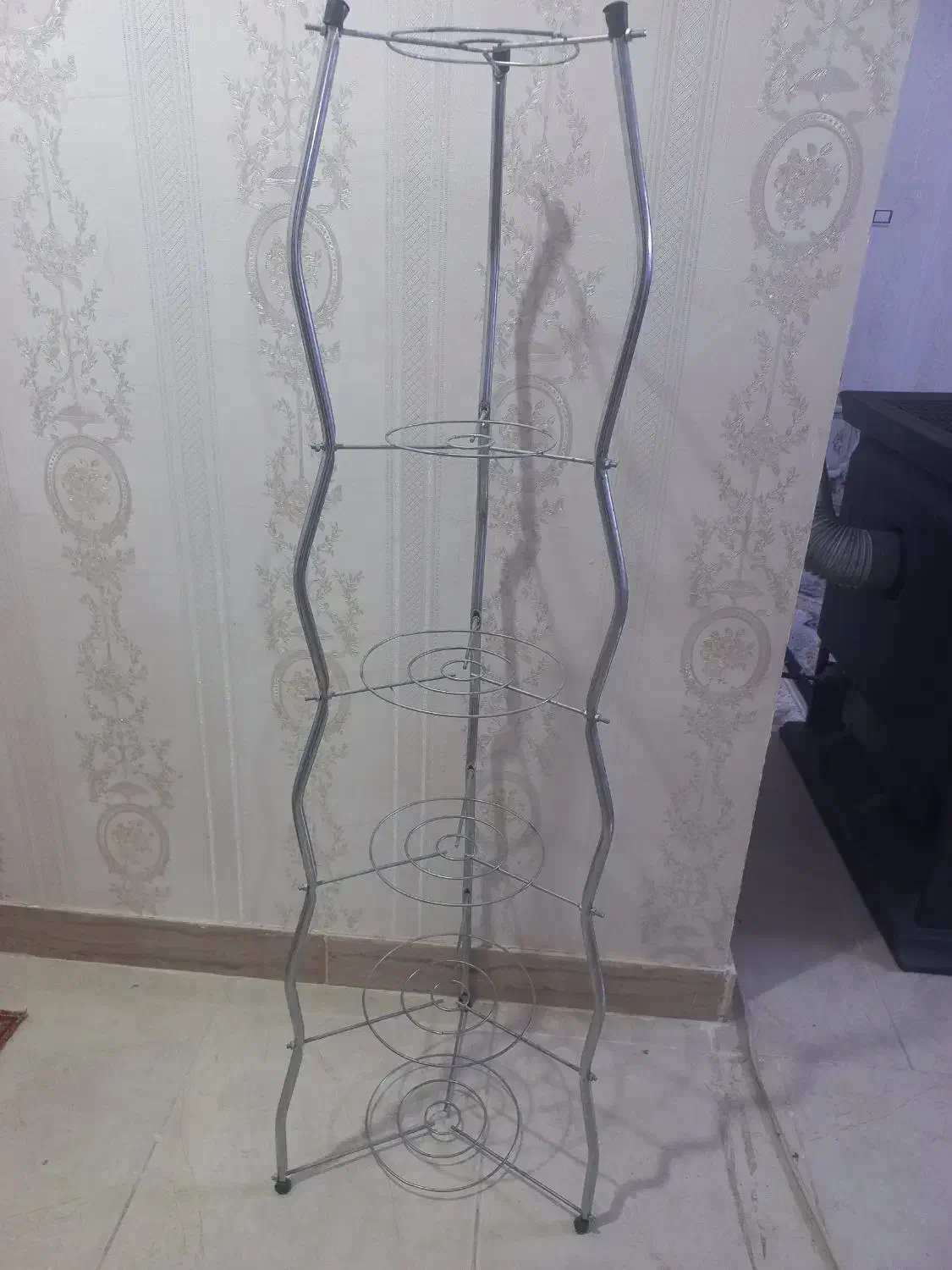 استند قابلمه 6 تایی در حد نو بدون هچ زدگی|آب‌چکان و نظم‌دهنده ظروف|سمنان, |دیوار