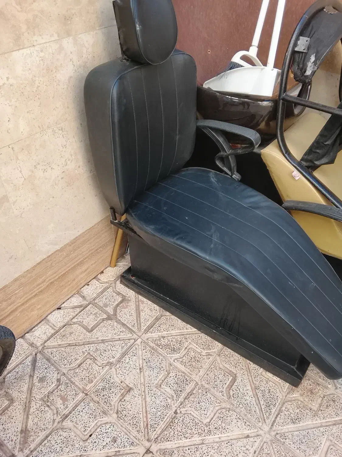 صندلی ارایش|آرایشگاه و سالنهای زیبایی|زنجان, |دیوار