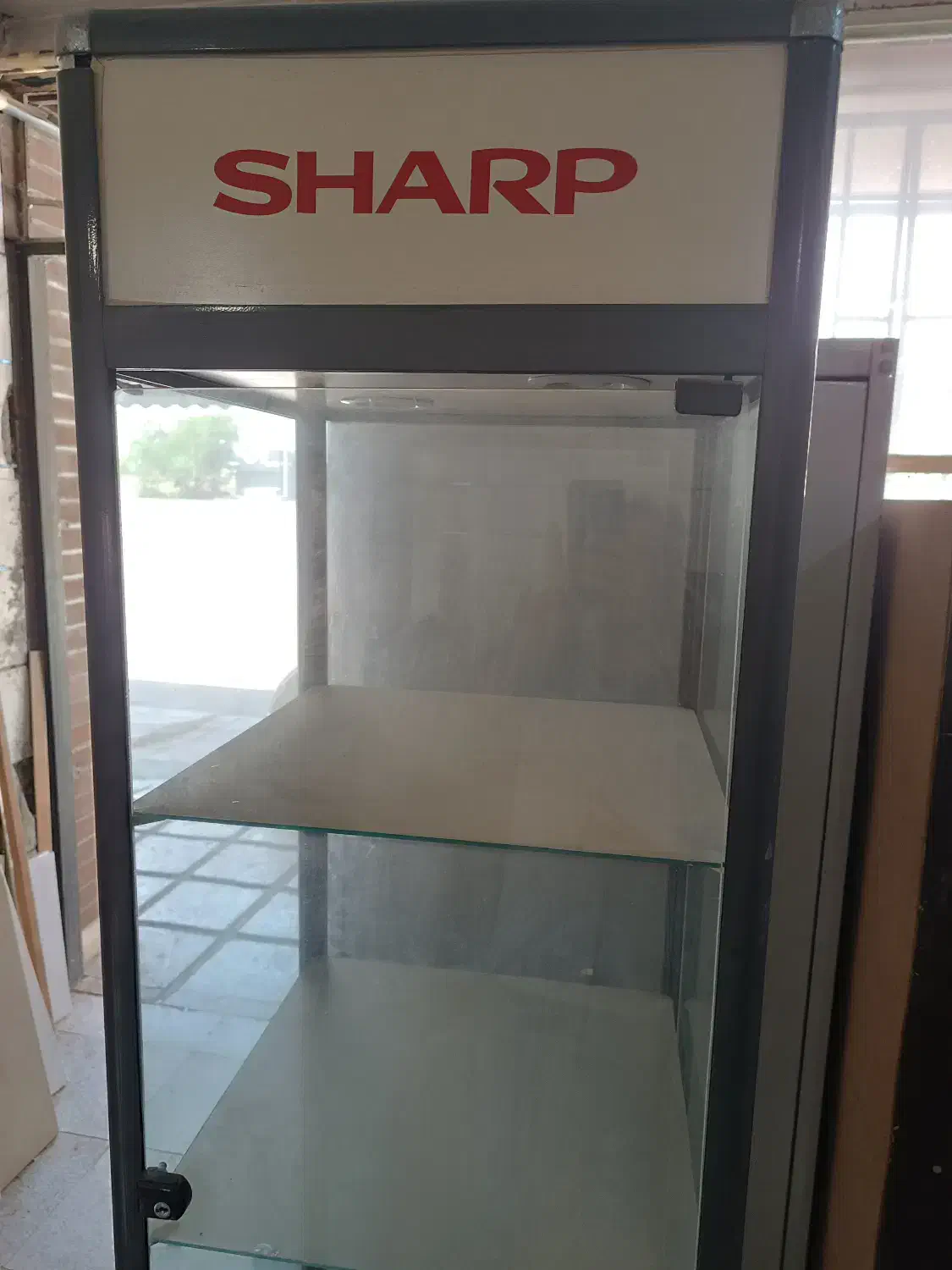 ویترین مغازه چهار طرف شیشه|فروشگاه و مغازه|بندر ماهشهر, |دیوار