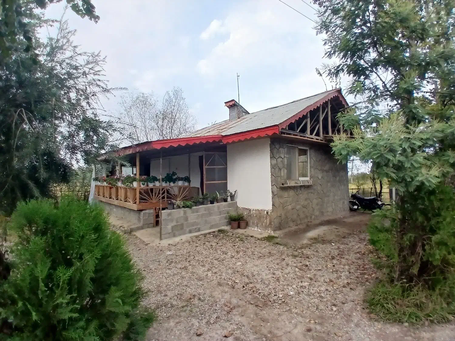 خانه محوطه ویلای نقلی دربهترمنطقه اطراف شفت|فروش خانه و ویلا|احمدسرگوراب, |دیوار