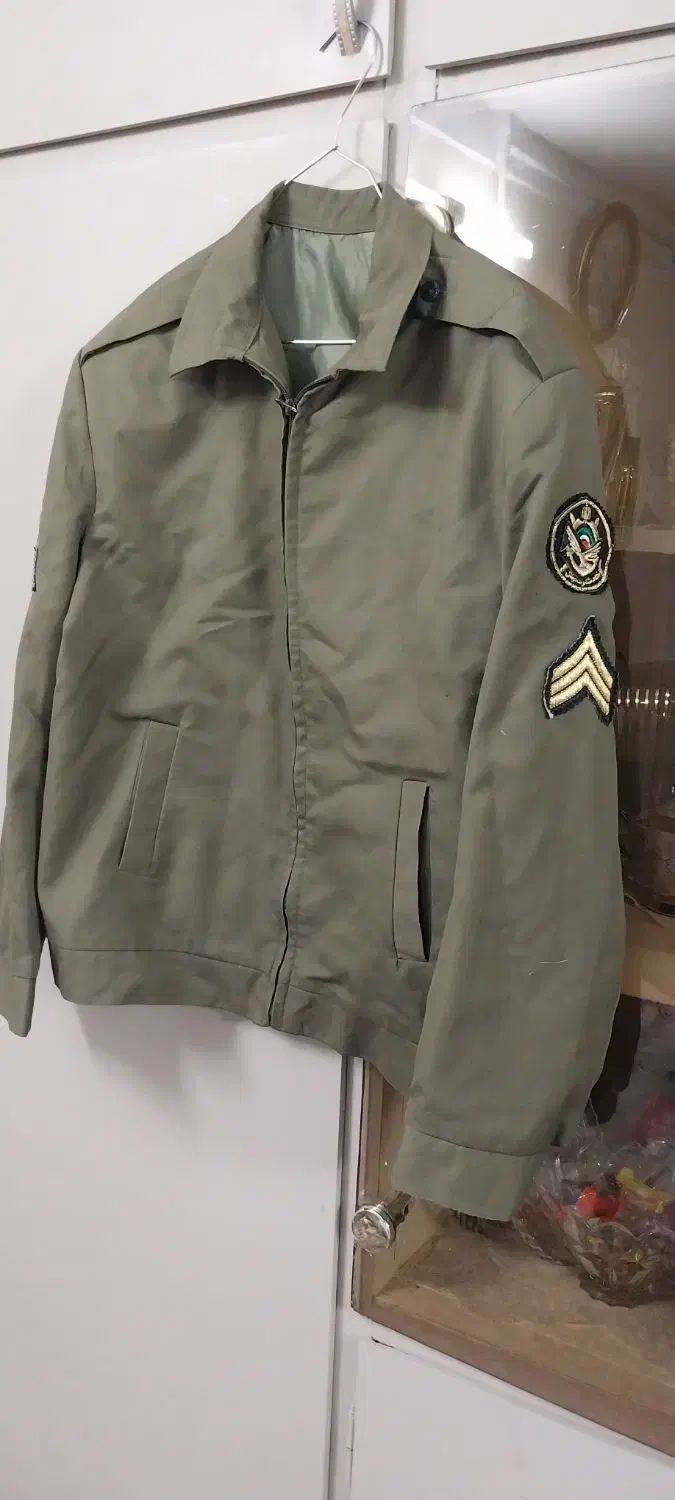 بتل|لباس|تهران, مظاهری|دیوار