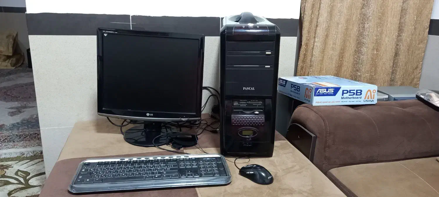 کامپیوتر رومیزی|رایانه رومیزی|مزرعه کتول, |دیوار