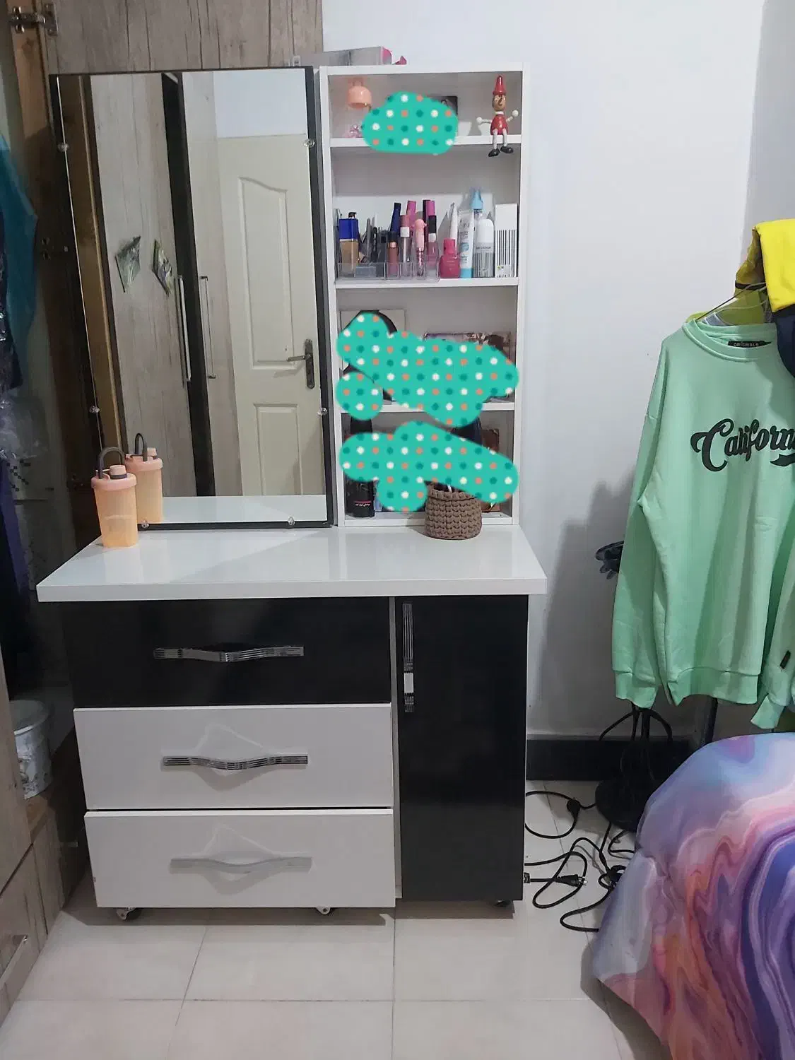 تخت ۲نفره به همراه میزتوالت کشویی وروتختی|تخت و سرویس خواب|بندر انزلی, پردیس|دیوار