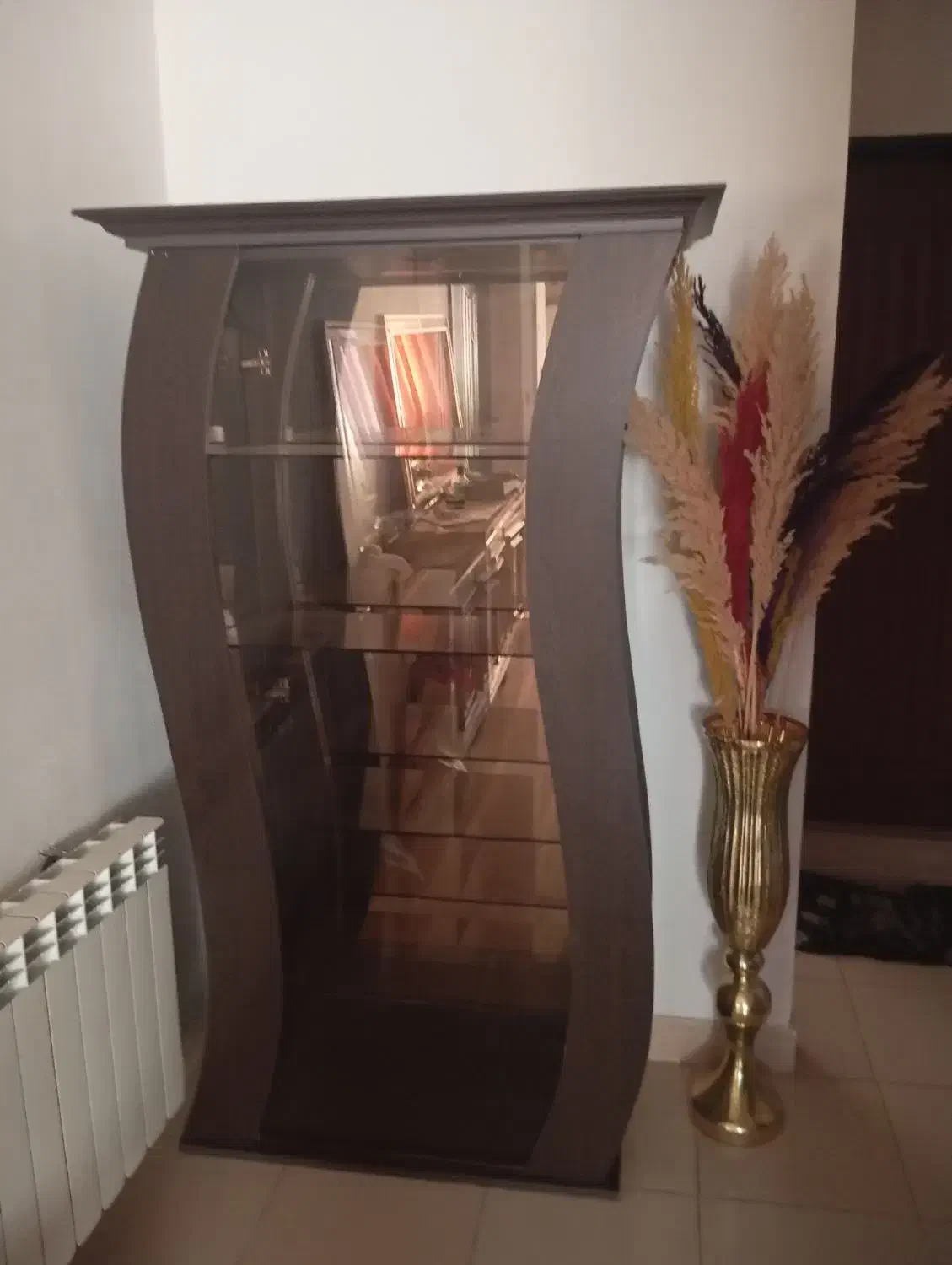 ویترین پنج طبقه|بوفه، ویترین، کنسول|صومعه‌سرا, |دیوار