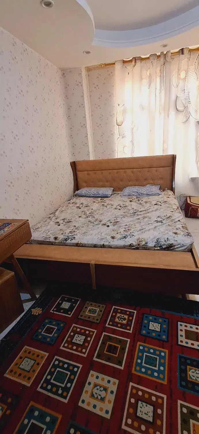 تخت دو نفره عرض 180 همراه باتشک|تخت و سرویس خواب|قرچک, زیبا شهر|دیوار