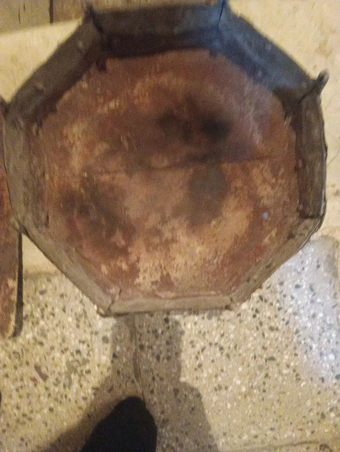 منقل فولادی|کلکسیون اشیاء عتیقه|دهاقان, |دیوار