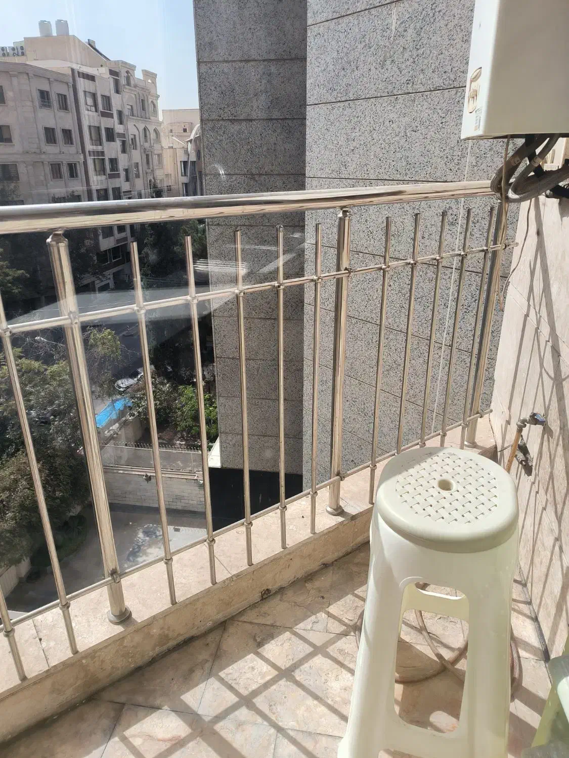 آپارتمان فلکه اول ۱۳۵ متر سه خواب شیک ۱۵۰ غربی