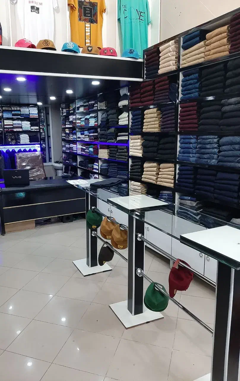 اجاره مغازه ۴۲ متر با بالکن خیابان بازارچه|اجارهٔ مغازه و غرفه|محمدشهر, محمدشهر|دیوار