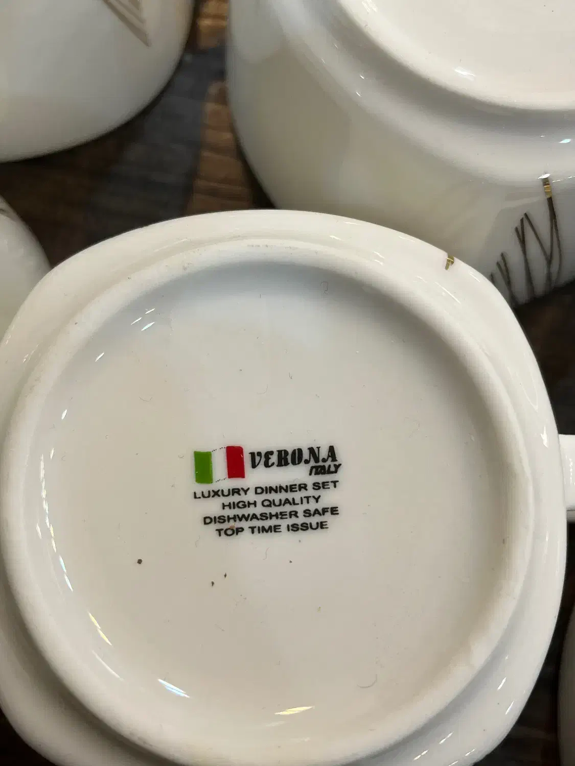 سرویس چینی ۹۸ پارچ ایتالیایی|ظروف سرو و پذیرایی|شیراز, شهرک ایثار|دیوار