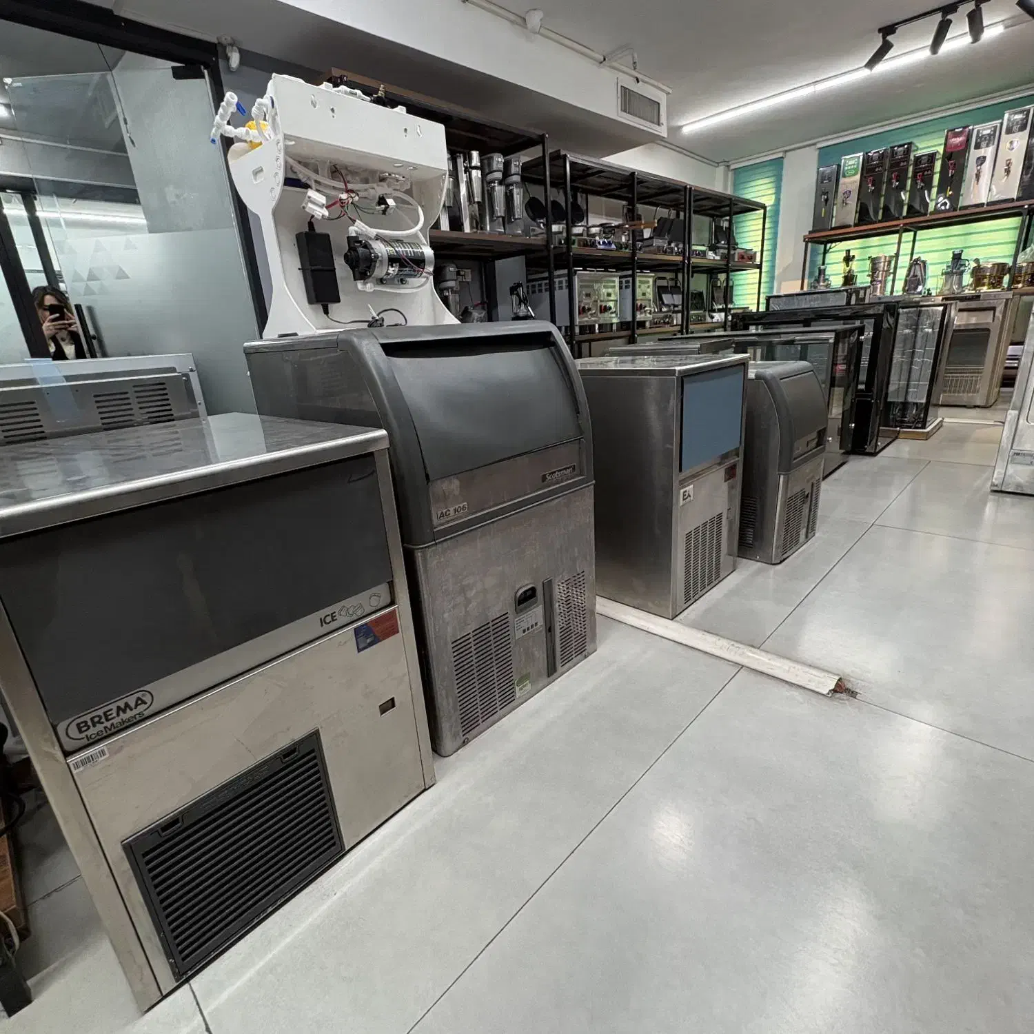 یخساز صنعتی ایتالیایی و چینی کارکرده و آکبند|کافیشاپ و رستوران|تهران, سازمان آب|دیوار