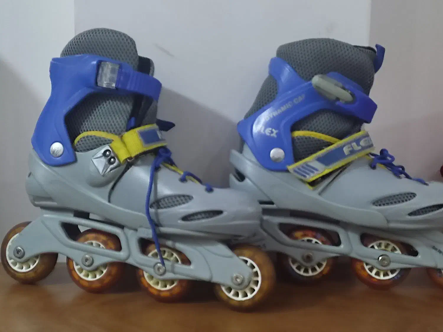 کفش اسکیت|دوچرخه، اسکیت، اسکوتر|گالیکش, |دیوار