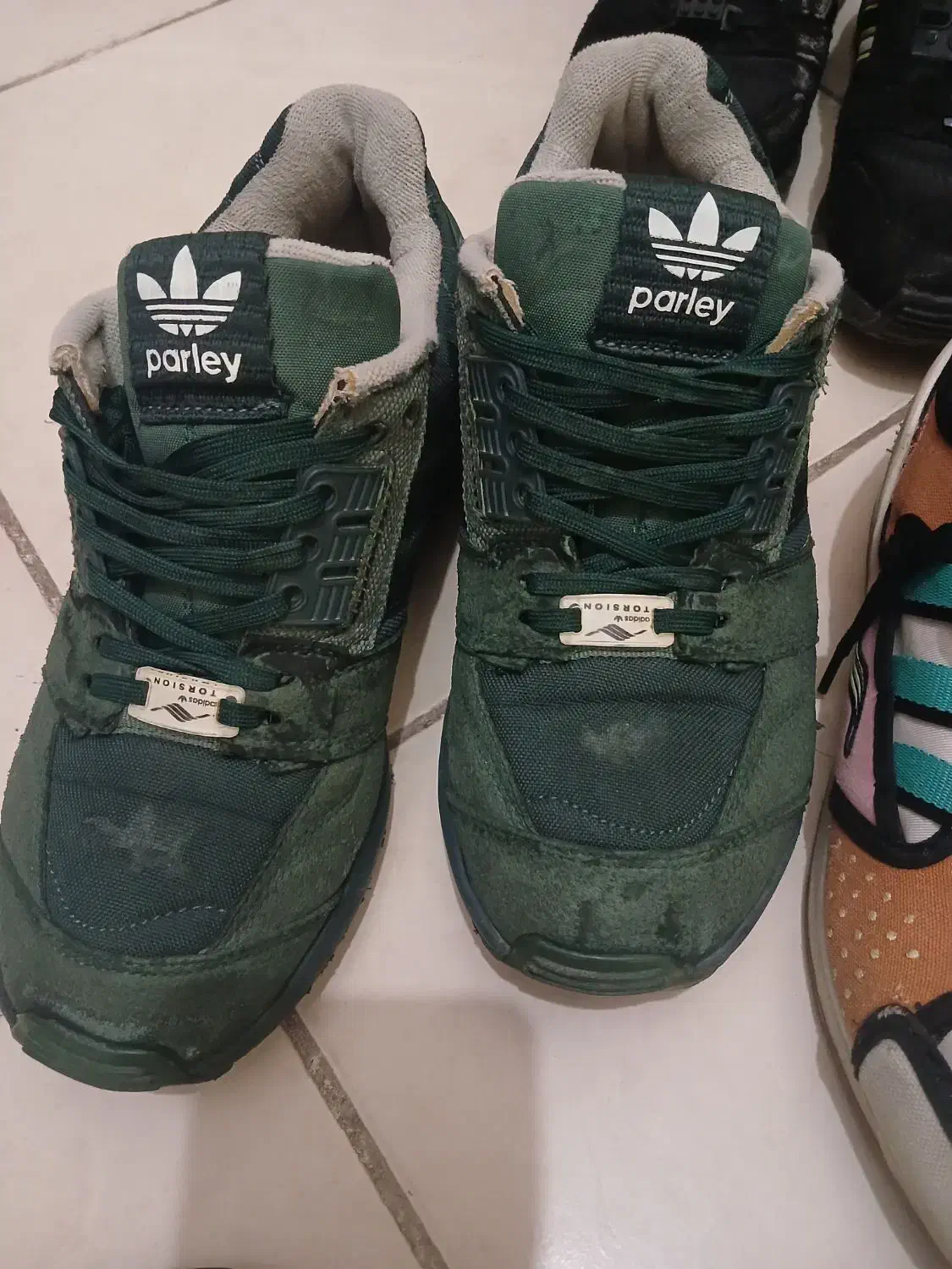 ۶ جفت کتونی اورجیال سایز ۴۰نیم ۴۱|کیف، کفش، کمربند|پرند, فاز ۱|دیوار