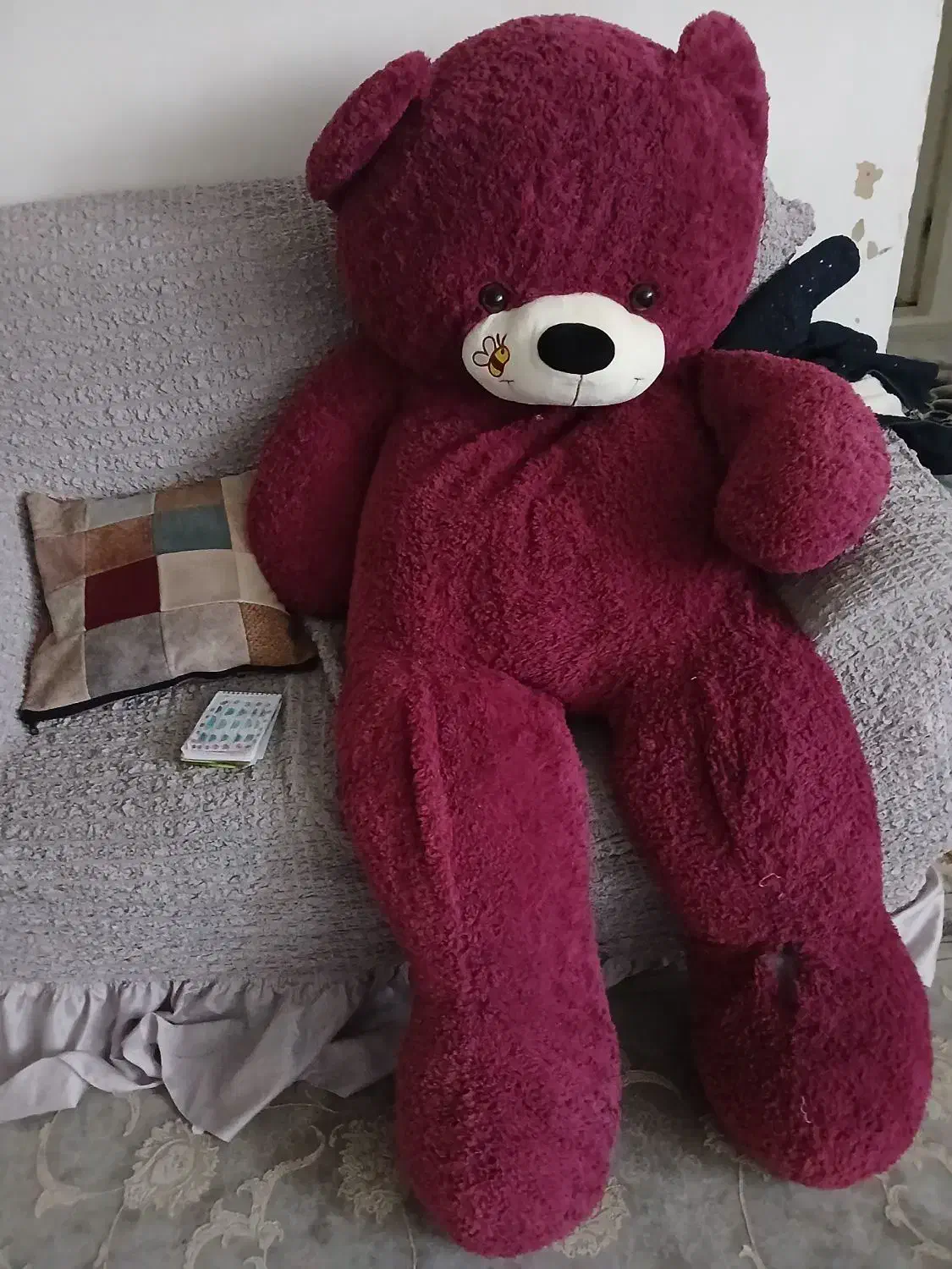 خرس بنفش|اسباب‌بازی بچه|پرند, فاز ۶|دیوار