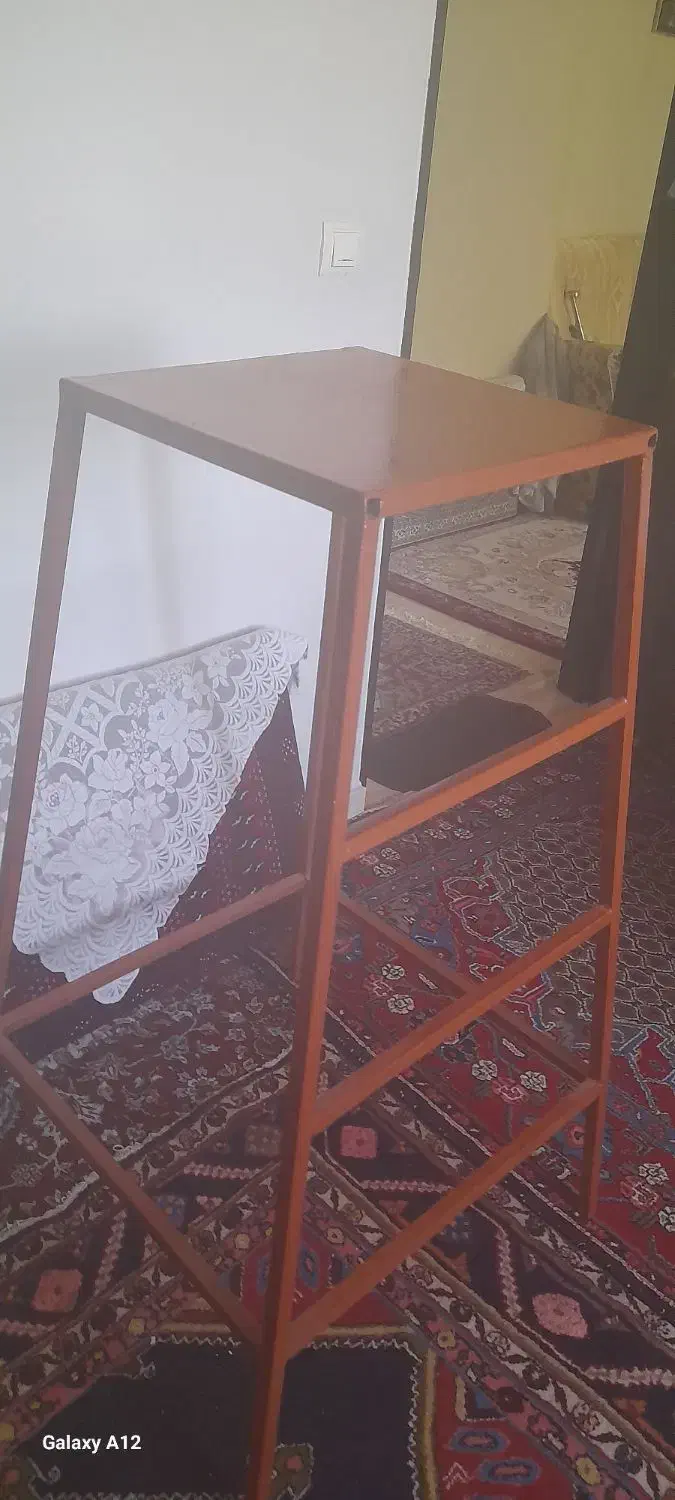 چهار پایه سه پله بسیار سالم و نو .رنگ شده|صندلی و نیمکت|سنقر, |دیوار