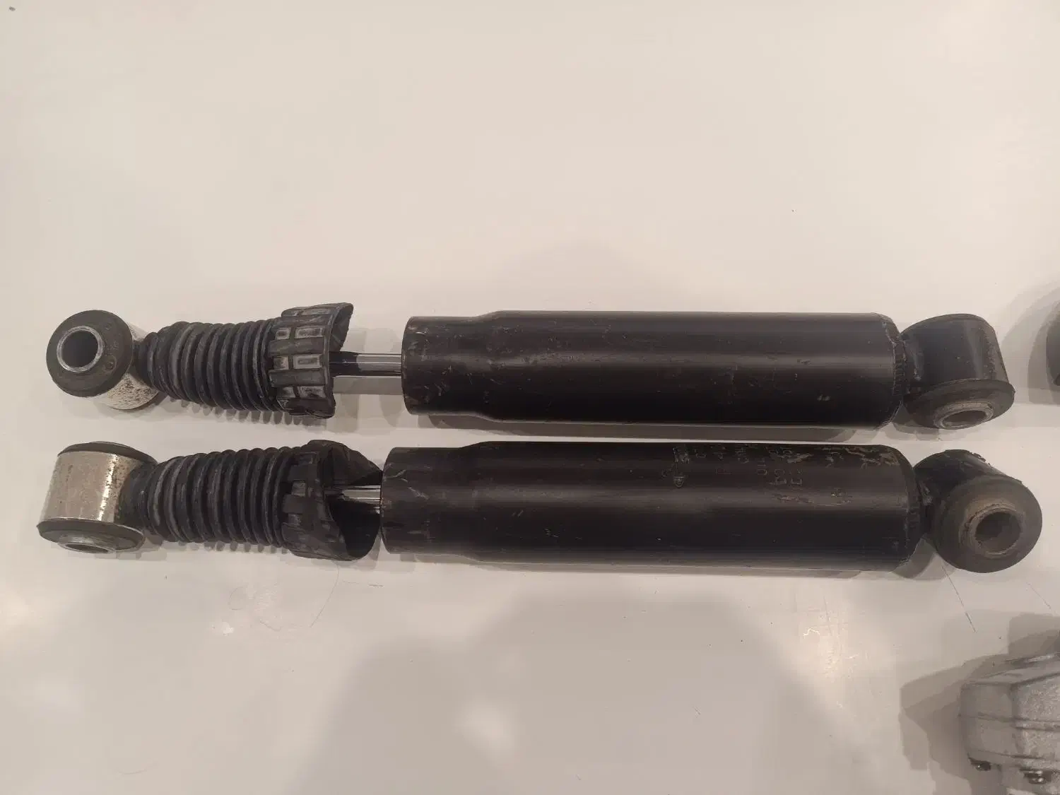 کمک فنر پوسته کوتاه پژو و کله چراغ پارس|قطعات یدکی و لوازم جانبی|مشهد, شاهد (شهرک غرب)|دیوار