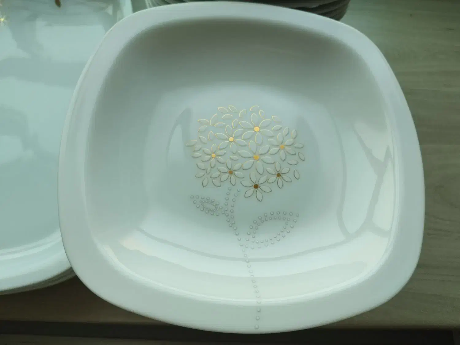 سرویس18 نفره چینی زرین گلدن لوتوس|ظروف سرو و پذیرایی|شاهینشهر, طالقانی|دیوار