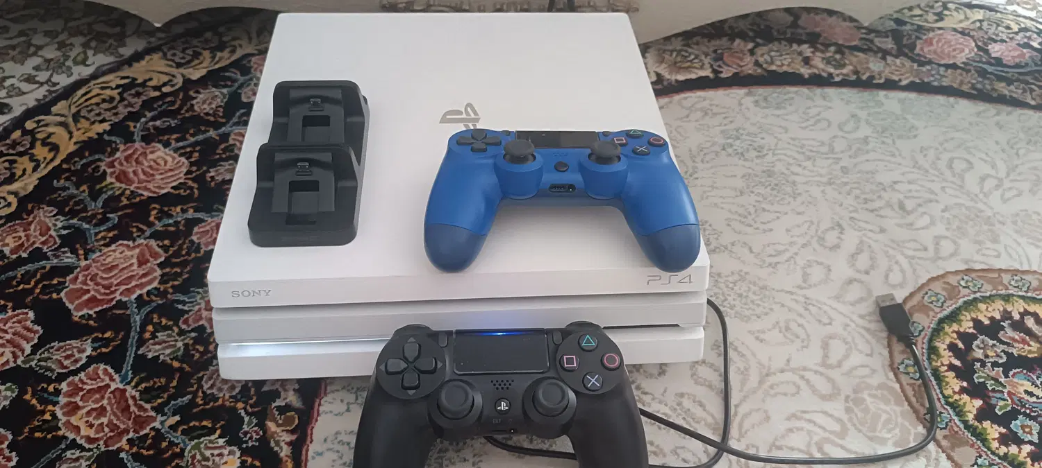 Ps4 pro|کنسول، بازی ویدئویی و آنلاین|طبس, |دیوار