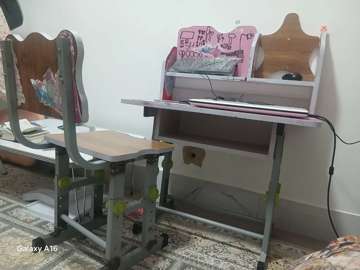 میز مطالعه تا ۹ سال کودکانه|میز تحریر و کامپیوتر|شهرکرد, |دیوار