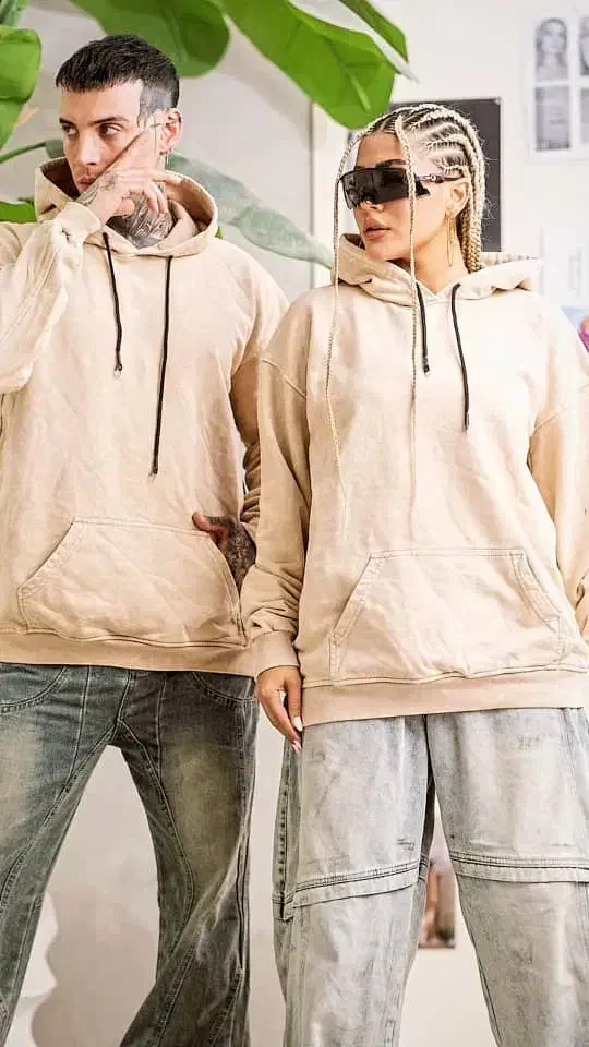 هودی و دورس سنگشور|لباس|شیراز, لشکری|دیوار