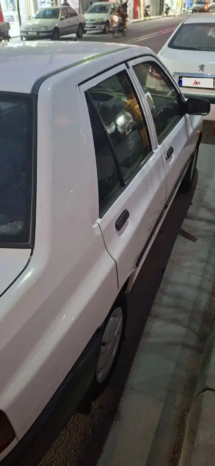 پراید ۱۳۱ ‌|خودرو سواری و وانت|شهر ری, شهادت|دیوار