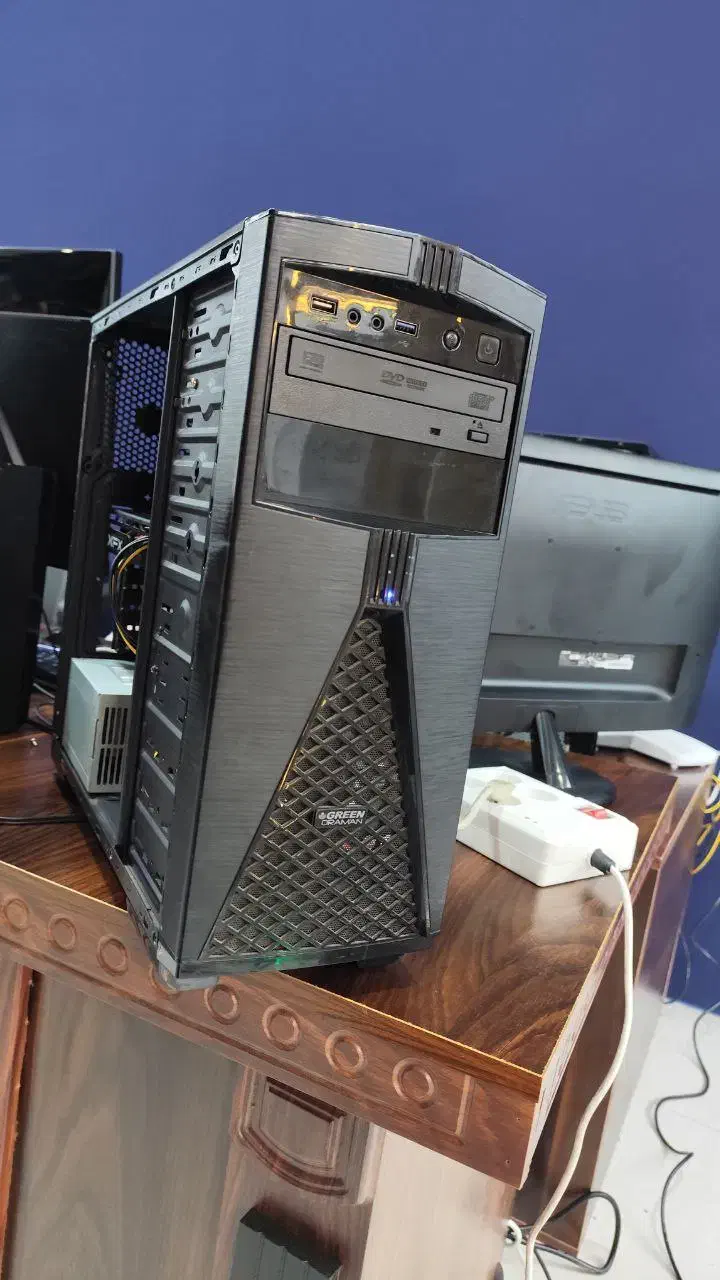 کیس گیمینگ به همراه مانیتور موس و کیبورد|رایانه رومیزی|بابل, |دیوار